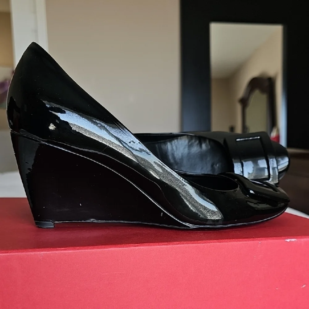 Roger Vivier Black Patent Buckle Wedges - Picture 2 of 9